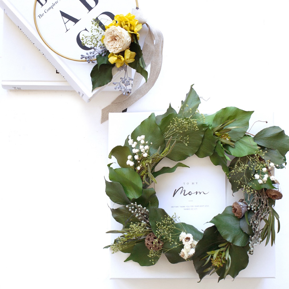 アンティークグリーン バラとあじさいのゴールドリングリース(プリザーブドフラワー) - 画像 (3)