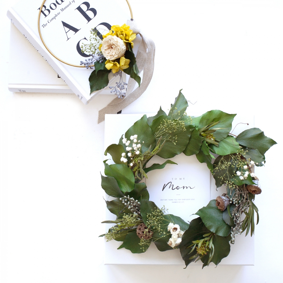 グリーンアイビーと小花のナチュラルリース(プリザーブドフラワー) - 画像 (3)